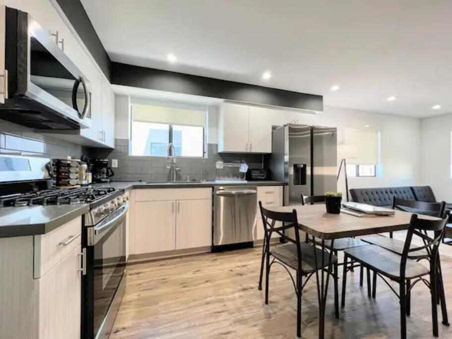 4Br Townhouse In Koreatown ロサンゼルス エクステリア 写真