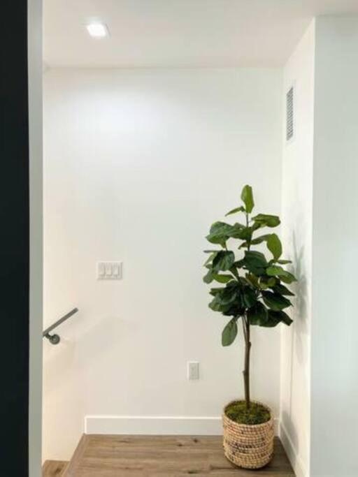 4Br Townhouse In Koreatown ロサンゼルス エクステリア 写真